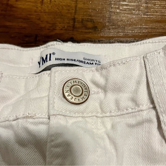 YMI Women’s High Rise Dream Fit Shorts Size 11/30 - Picture 3 of 7